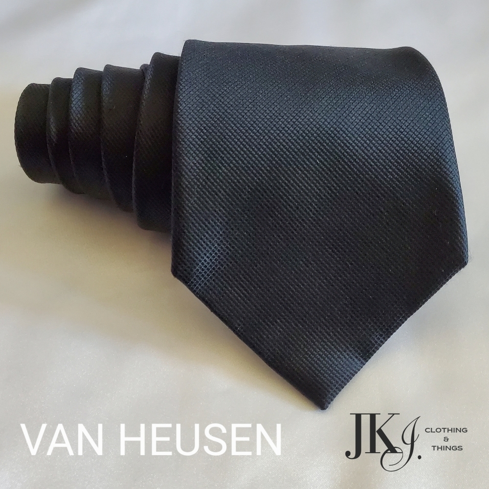 Van Heusen Mens Neckties Silk Black Solid Textured Clasic